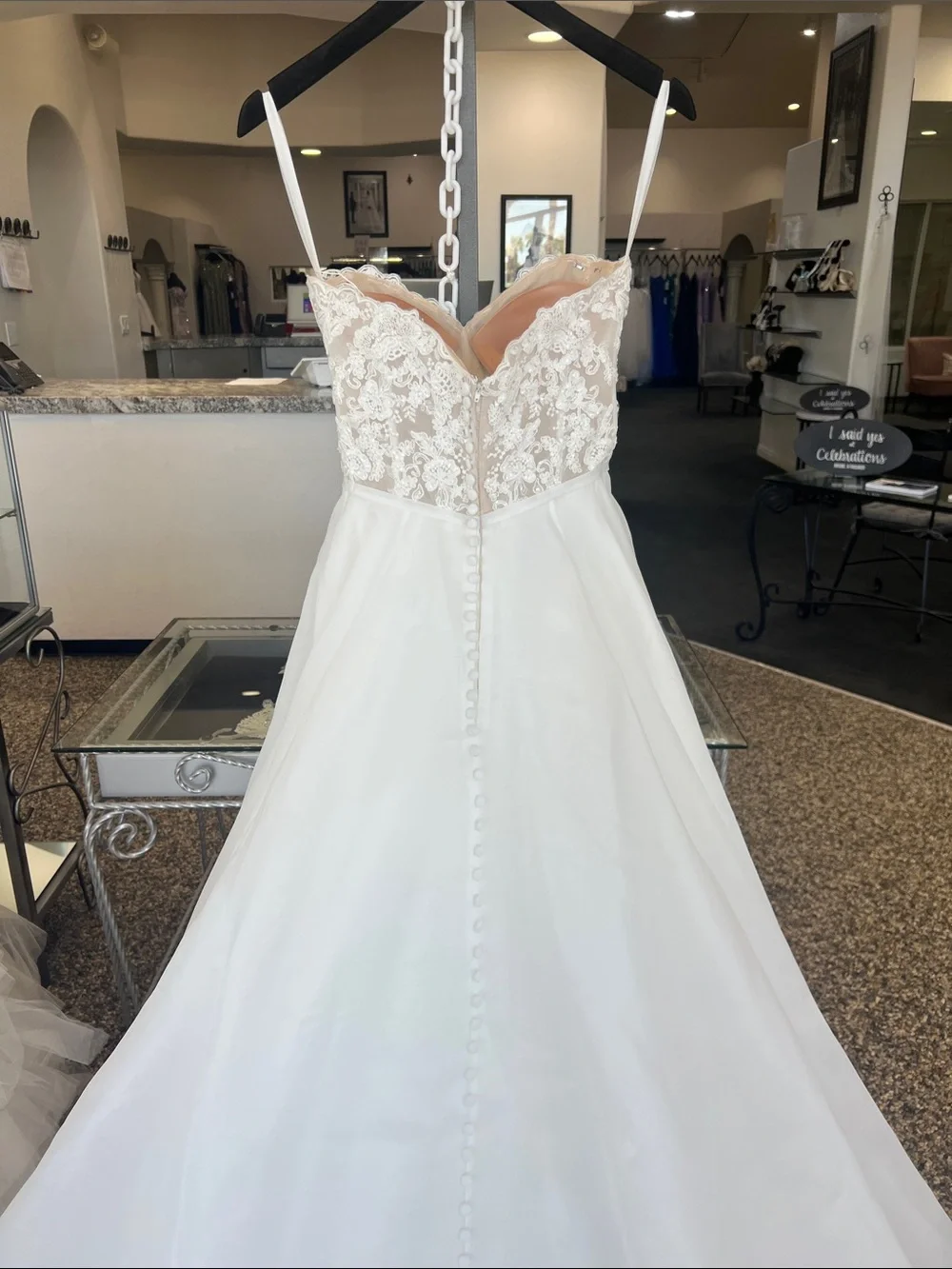 Organza ball gown Wedding dress - Picture 4 of 5